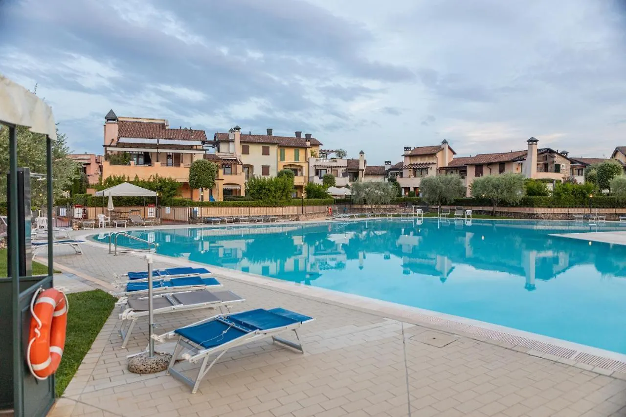Residence Anelito Peschiera del Garda 0*,  Italy